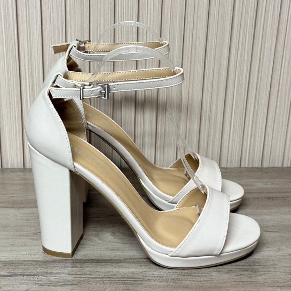 NWT Boohoo Women’s Wide Fit Nude Platform Block Heels Size 10